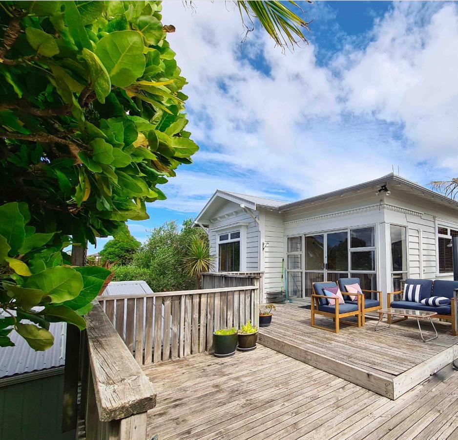 Cabbage Tree - Summer Or Winter Beachfront Haven Papamoa Exterior photo